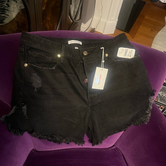 NWT Good American Bombshell Black Cutoff Shorts Sz 6/28 - Picture 5 of 6